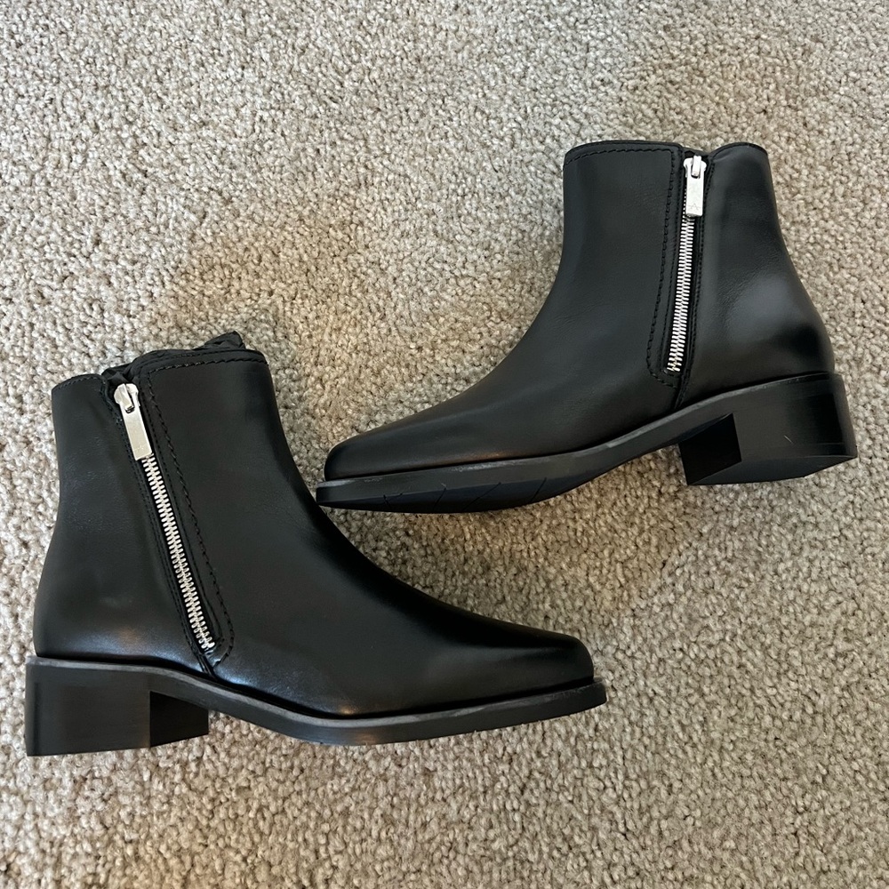 Aquatalia Geanna black calf booties size 5 NWT
